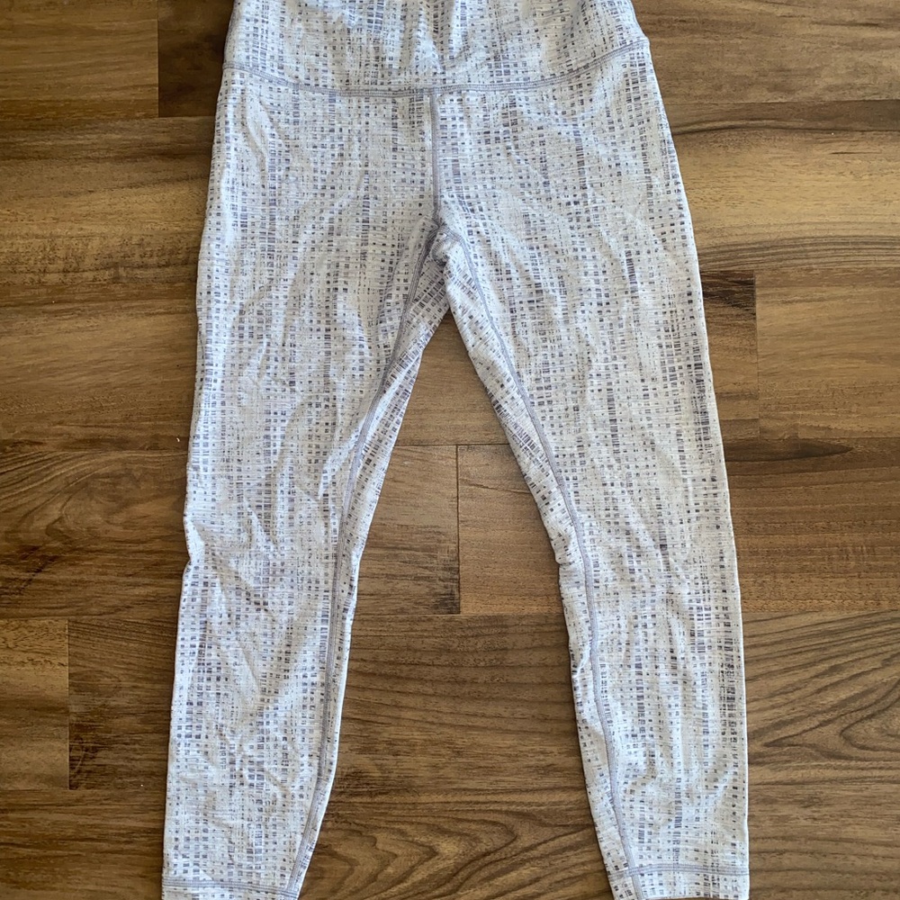 Lululemon Wunder Under Jacquard Moonphase Silver Size 10 retired style/color